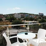 Mare 4*